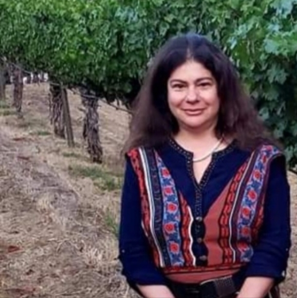 Meet your Posher, Lynn - Picture 3 of 4